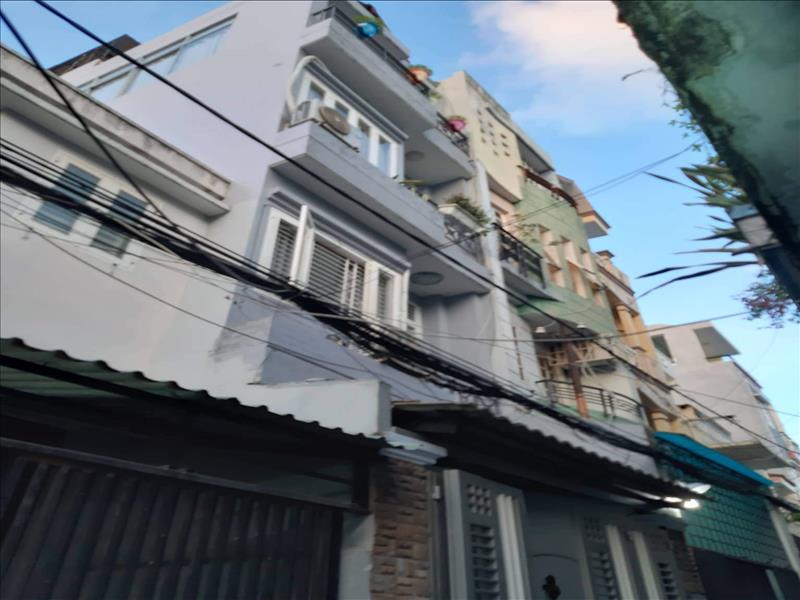 NHÀ ĐẸP THÔNG HUỲNH VĂN BÁNH, PHAN ĐÌNH PHÙNG. NHÀ ĐẸP THÔNG HUỲNH VĂN BÁNH, PHAN ĐÌNH PHÙNG.