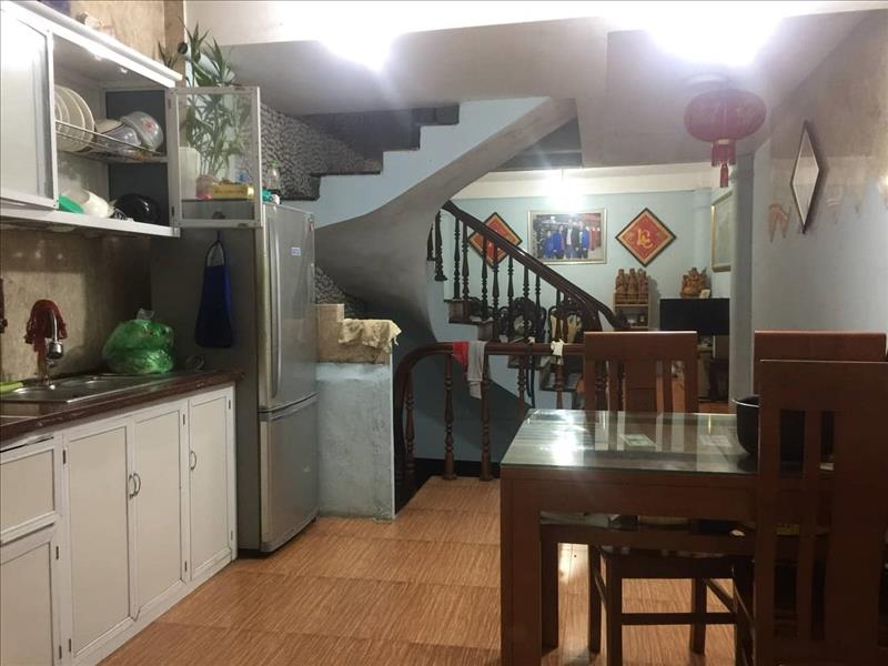 TRẦN VỸ PHÂN LÔ Ô TÔ CHẠY VÒNG QUANH TRẦN VỸ PHÂN LÔ Ô TÔ CHẠY VÒNG QUANH