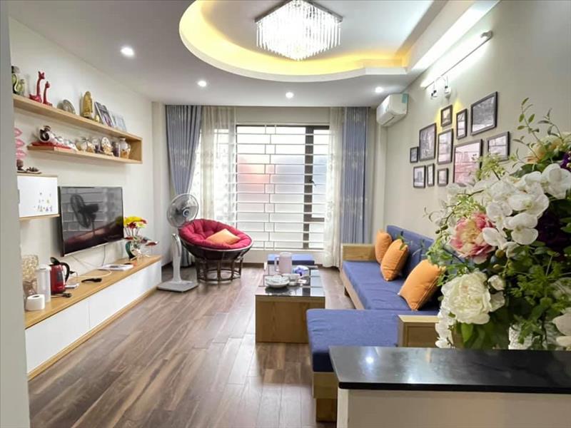 Bán Nhà 155 Cầu Giấy, 5 tầng đẹp, Tiện ích vô vàn, giá hấp dẫn Bán Nhà 155 Cầu Giấy, 5 tầng đẹp, Tiện ích vô vàn, giá hấp dẫn