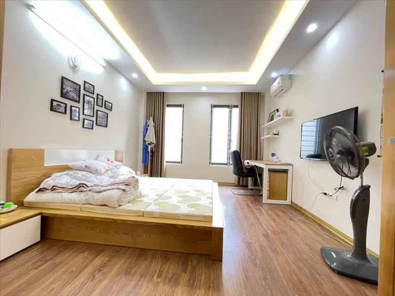 Bán Nhà 155 Cầu Giấy, 5 tầng đẹp, Tiện ích vô vàn, giá hấp dẫn Bán Nhà 155 Cầu Giấy, 5 tầng đẹp, Tiện ích vô vàn, giá hấp dẫn