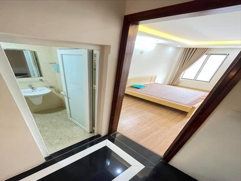 Bán Nhà 155 Cầu Giấy, 5 tầng đẹp, Tiện ích vô vàn, giá hấp dẫn Bán Nhà 155 Cầu Giấy, 5 tầng đẹp, Tiện ích vô vàn, giá hấp dẫn
