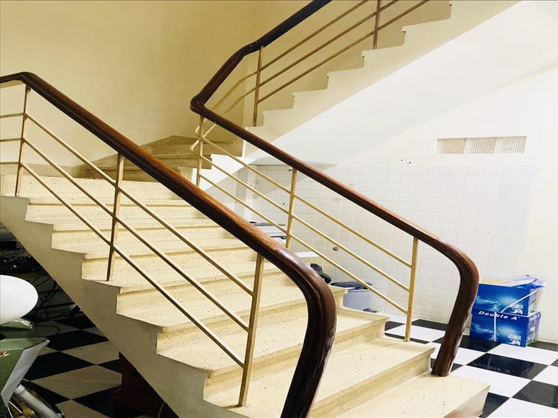 DO GIA ĐÌNH SẮP CHUYỂN SANG NƯỚC NGOÀI ĐỊNH CƯ NÊN CẦN